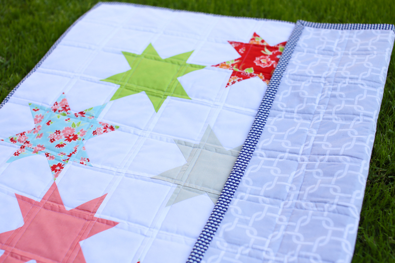 Circle of Stars Quilt, mini quilt, wall quilt, miss kate quilt, moda fabrics quilt, quilting stars, wreath quilt, baby quilt, modern quilt