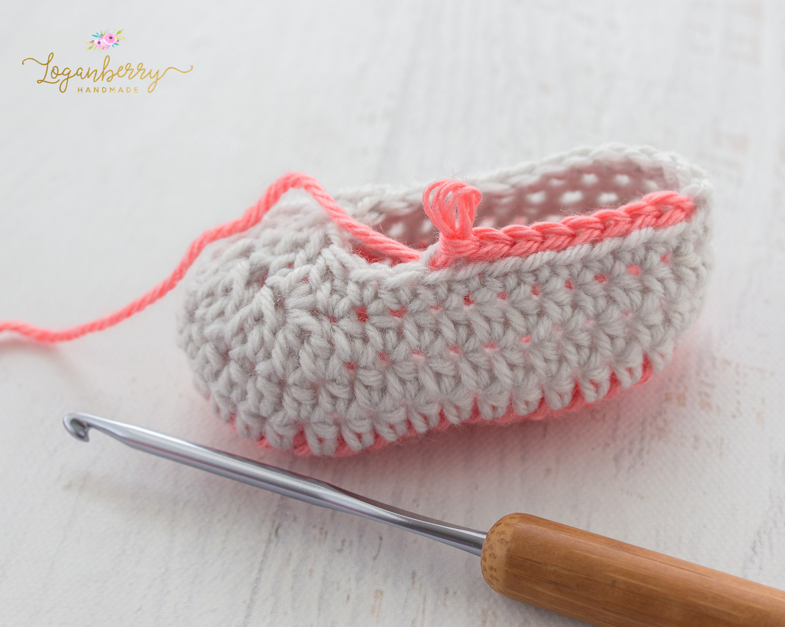 Neon Trim Baby Slippers – Free Crochet Pattern » Loganberry Handmade